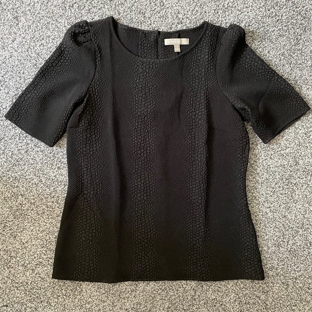 Banana Republic black short-sleeved snakeskin textured blouse, size 8